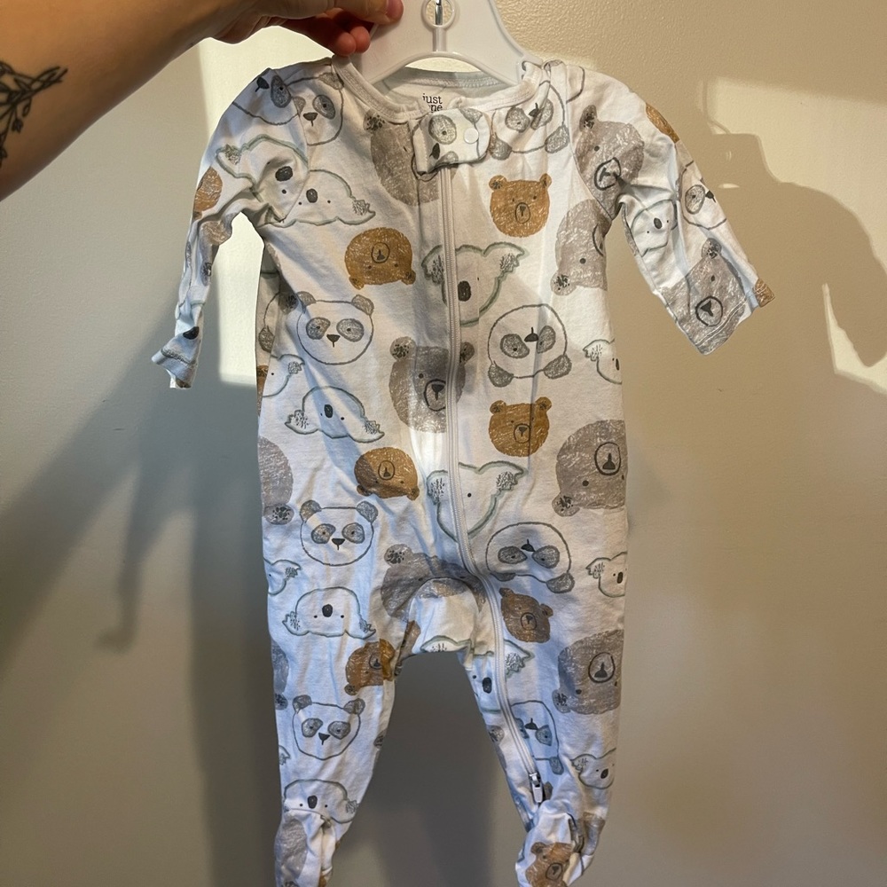 Neutral baby footie pjs